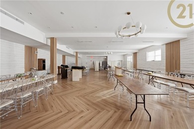 Institutional / Educational Facility - 6,500+ Sq Ft on 40x100 - photo 25