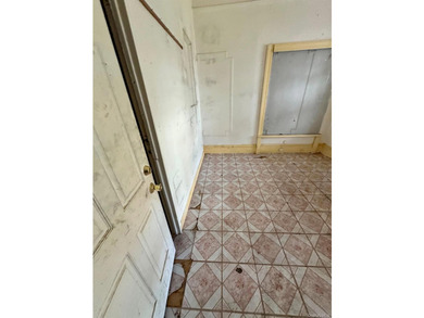 Excellent investment opportunity! Legal triplex featuring three - photo 26