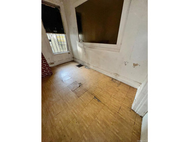 Excellent investment opportunity! Legal triplex featuring three - photo 34