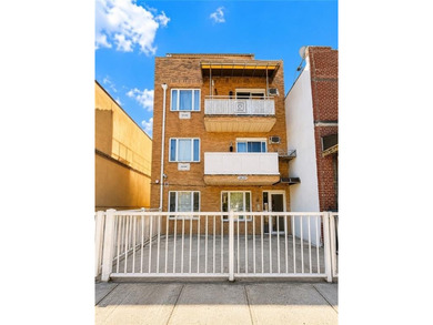 A Cozy & Spacious First-Floor Condo with Basement & Parking in a - photo 2