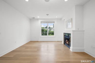 Experience the perfect blend of luxury, convenience, and - photo 9