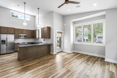 Welcome to 61 Eden's Landing, a charming coastal cottage located - photo 5