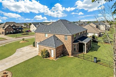 Luxury Living in Crystal Lake Golf & Country Club - A Rare - photo 6