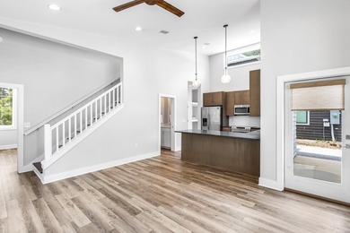 Welcome to 61 Eden's Landing, a charming coastal cottage located - photo 7