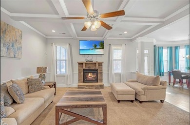 Luxury Living in Crystal Lake Golf & Country Club - A Rare - photo 8