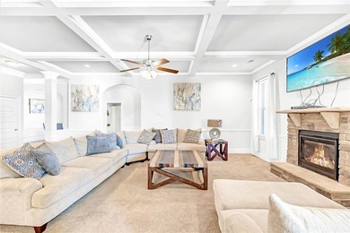 Luxury Living in Crystal Lake Golf & Country Club - A Rare - photo 9