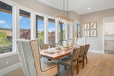 This home is a breathtaking mountain contemporary masterpiece - photo 12