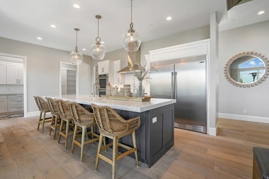 This home is a breathtaking mountain contemporary masterpiece - photo 13