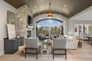 This home is a breathtaking mountain contemporary masterpiece - photo 14