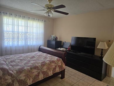 VILLA ON QUIET STREET, CONVERTIBLE FLOOR PLAN, WITH 2nd BEDROOM - photo 15