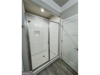 This beautiful home is a hidden gem! After coming through a long - photo 18