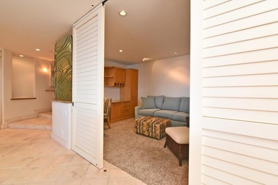 Rarely offered a very desirable inter courtyard location this 2 - photo 19