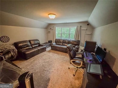 This beautiful home is a hidden gem! After coming through a long - photo 20