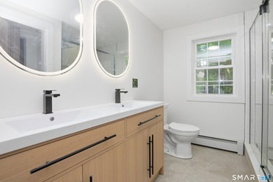 Completely renovated from top to bottom, this stunning 4-bedroom - photo 23