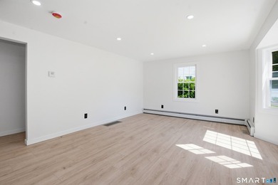 Completely renovated from top to bottom, this stunning 4-bedroom - photo 26