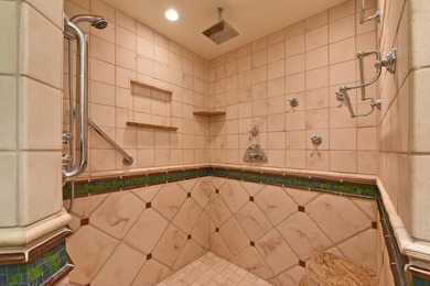Rarely offered a very desirable inter courtyard location this 2 - photo 27