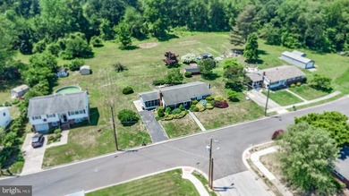 Welcome to this solidly built, one-owner ranch home located in - photo 28