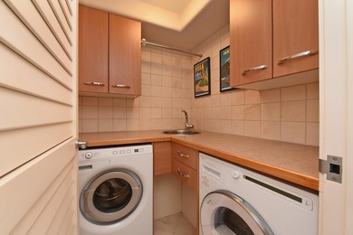 Rarely offered a very desirable inter courtyard location this 2 - photo 33