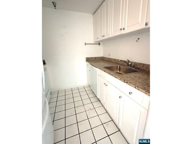 Welcome to THE PALISADES this move-in ready 1-bedroom - photo 11