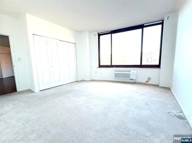 Welcome to THE PALISADES this move-in ready 1-bedroom - photo 15