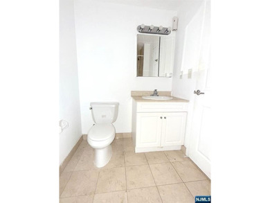 Welcome to THE PALISADES this move-in ready 1-bedroom - photo 17
