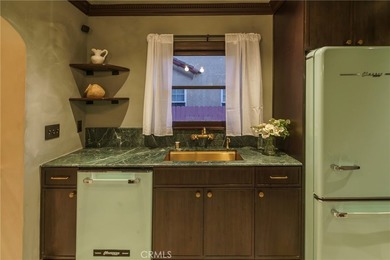 Welcome to 2015 San Francisco Avenue, a truly one-of-a-kind - photo 20