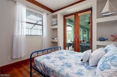 Beautiful 4-bedroom, 2-bathroom waterfront home located in - photo 21
