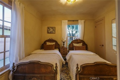 Welcome to 2015 San Francisco Avenue, a truly one-of-a-kind - photo 24