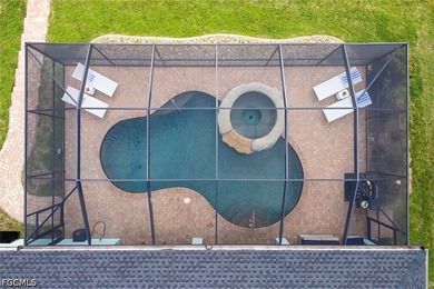 Beautiful 4-bedroom, 2-bathroom waterfront home located in - photo 32