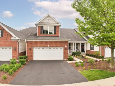 Lake Townhome/Townhouse For Sale in Elgin, Illinois