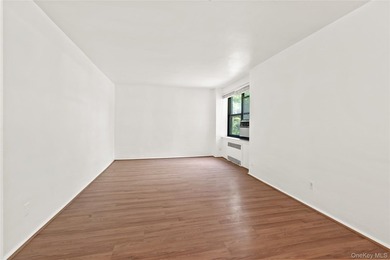Spacious & Bright 2-Bedroom Co-op at Mitchell Gardens - Freshly - photo 2