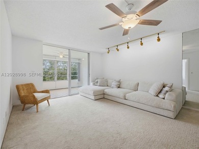 Charming furnished 4th-floor 1 bedroom /2 baths condo with - photo 12