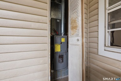 Welcome to this 1-bedroom condo located in the highly desirable - photo 16