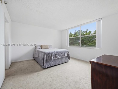 Charming furnished 4th-floor 1 bedroom /2 baths condo with - photo 17