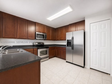 BRIGHT, MODERN & MOVE-IN READY CORNER UNIT IN JAMESON PLACE! - photo 17