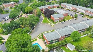 Welcome to this 1-bedroom condo located in the highly desirable - photo 18
