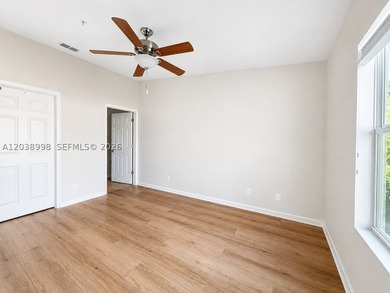 BRIGHT, MODERN & MOVE-IN READY CORNER UNIT IN JAMESON PLACE! - photo 18