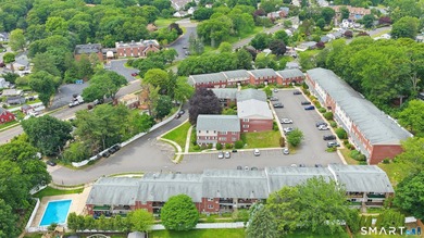 Welcome to this 1-bedroom condo located in the highly desirable - photo 19