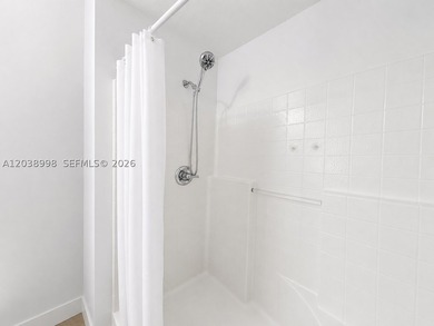 BRIGHT, MODERN & MOVE-IN READY CORNER UNIT IN JAMESON PLACE! - photo 22