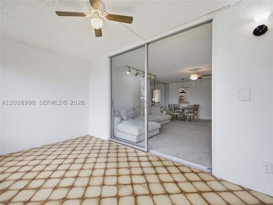 Charming furnished 4th-floor 1 bedroom /2 baths condo with - photo 23