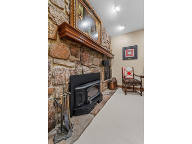 Nestled in the prestigious and highly sought-after Hidden Oaks - photo 23