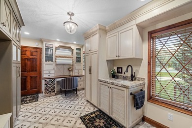 Nestled in the prestigious and highly sought-after Hidden Oaks - photo 29