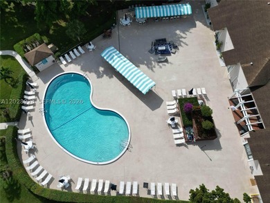 Charming furnished 4th-floor 1 bedroom /2 baths condo with - photo 30
