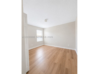 BRIGHT, MODERN & MOVE-IN READY CORNER UNIT IN JAMESON PLACE! - photo 32