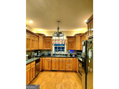 We welcome you to this well-organized traditional styled home - photo 34