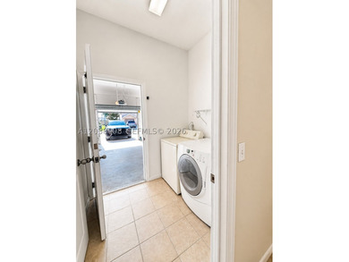 BRIGHT, MODERN & MOVE-IN READY CORNER UNIT IN JAMESON PLACE! - photo 38