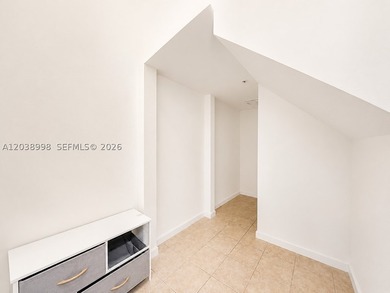 BRIGHT, MODERN & MOVE-IN READY CORNER UNIT IN JAMESON PLACE! - photo 40
