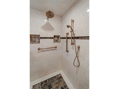 Nestled in the prestigious and highly sought-after Hidden Oaks - photo 41