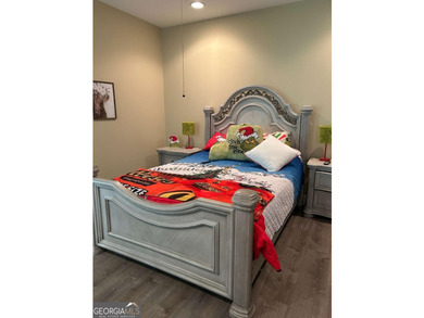 We welcome you to this well-organized traditional styled home - photo 46