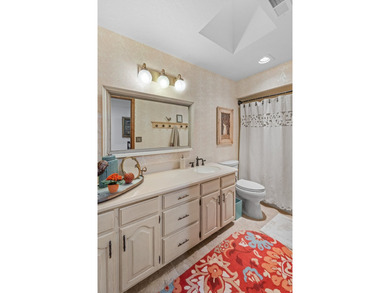 Nestled in the prestigious and highly sought-after Hidden Oaks - photo 47